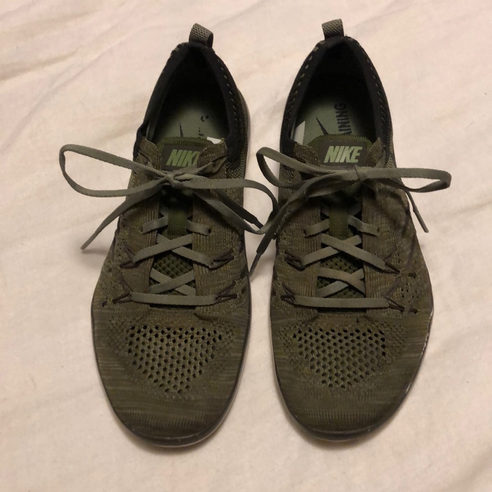 NIKE Free RN 💚